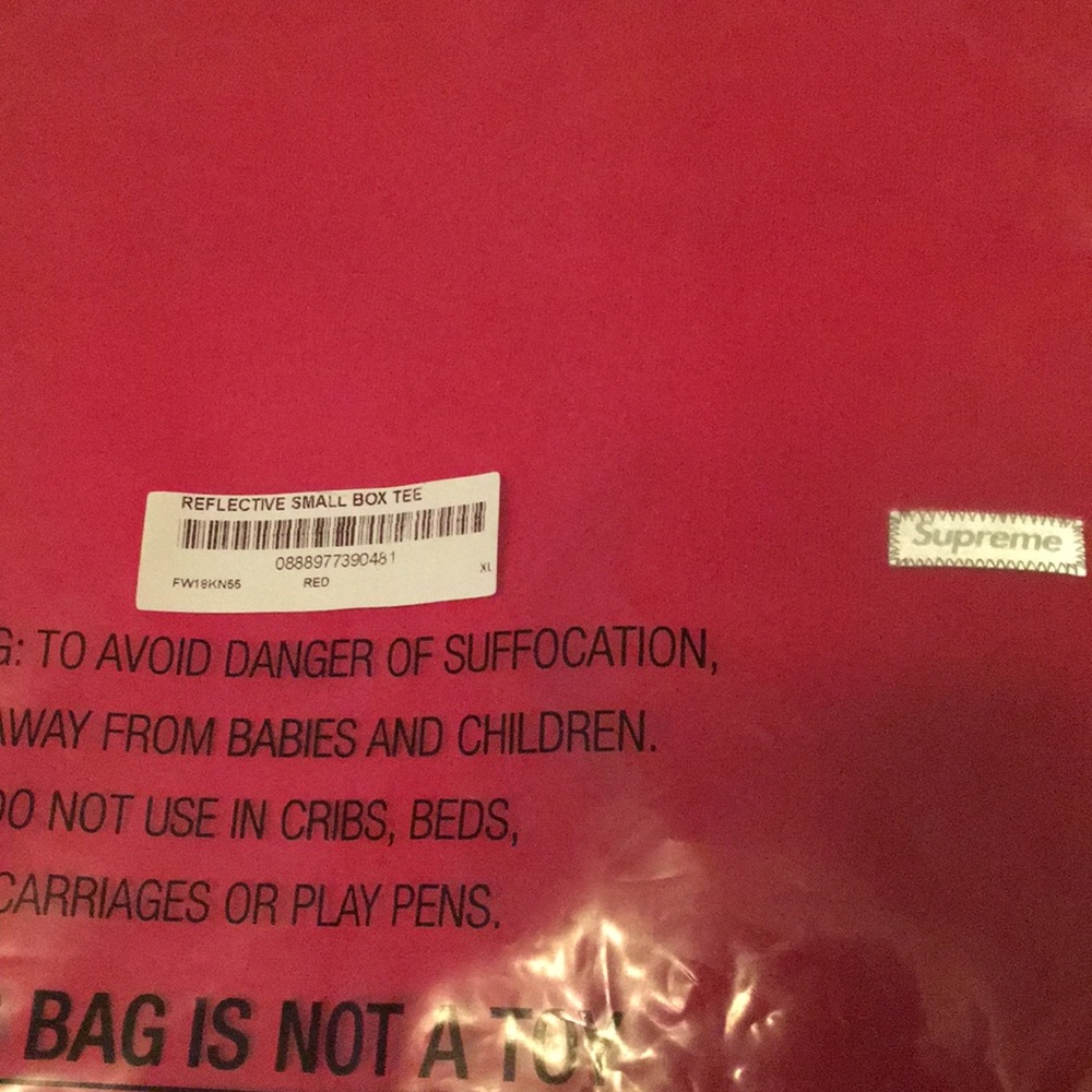 Supreme Reflective Small Box Logo FW18 - Picture 6 of 6
